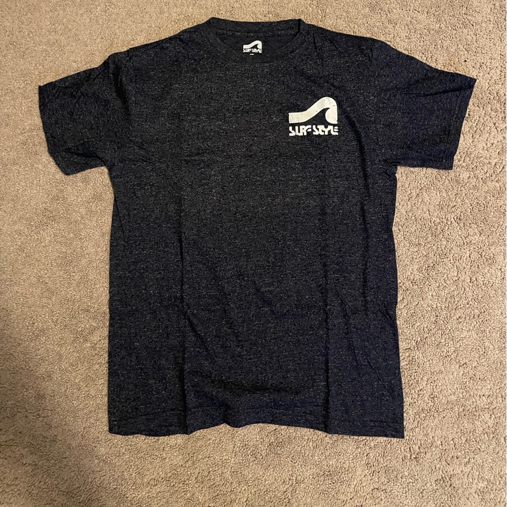 Surf style tshirt medium